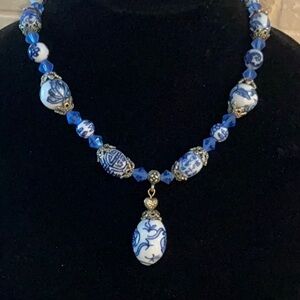 VTG Blue,White Porcelain Bead 17” Pendant Necklace Asian Markings Bali Beads-GUC